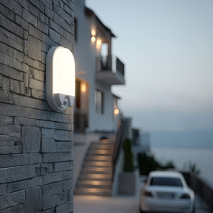 Lampe LED avec détecteur de mouvement infrarouge 1100lm 15W IP54 blanc Maclean MCE340 W