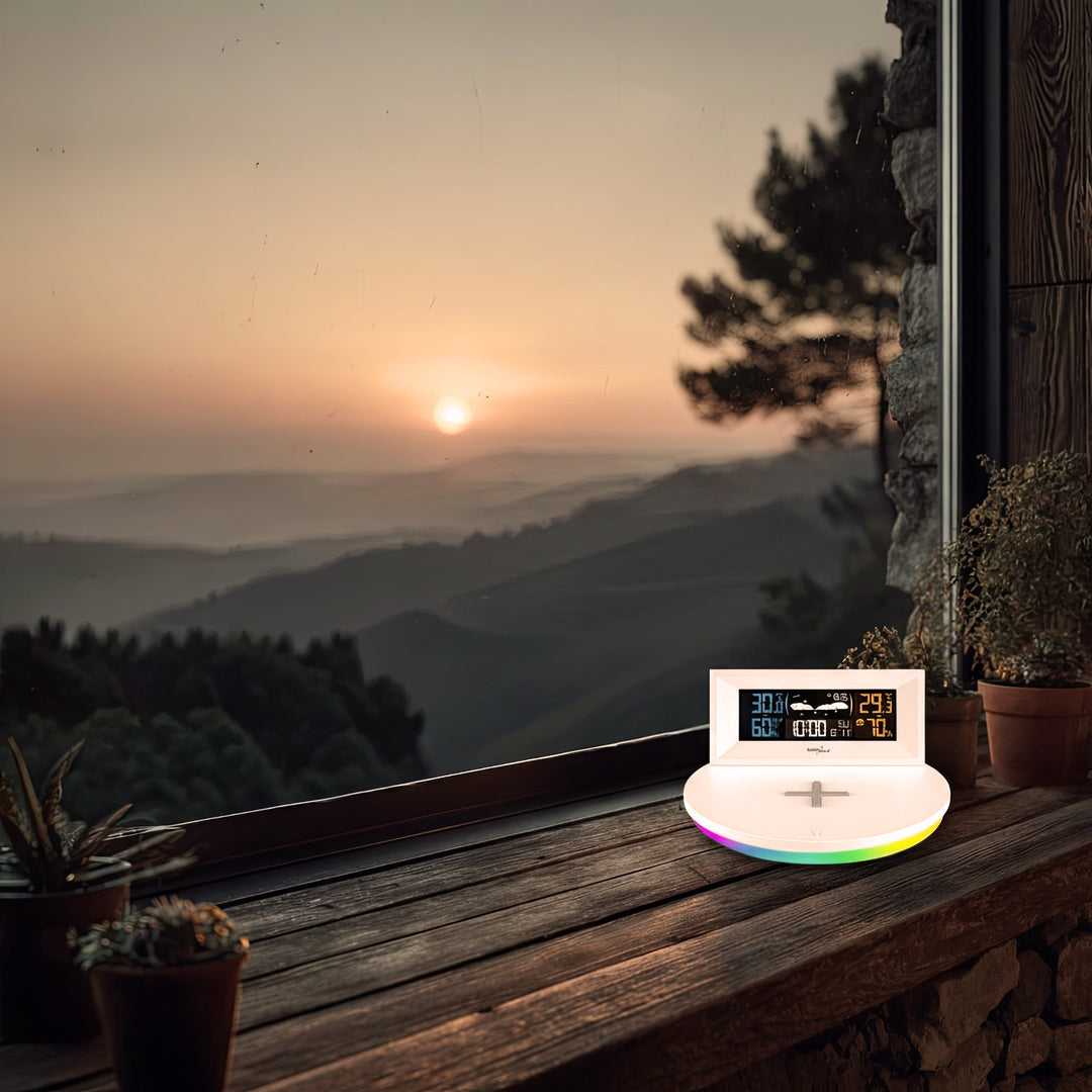 GreenBlue GB213 Station météo sans fil avec chargeur Qi Lumière d'ambiance Base Prévisions météo Calendrier Réveil fonction snooze Capteur externe Intérieur et extérieur Thermomètre Écran couleur