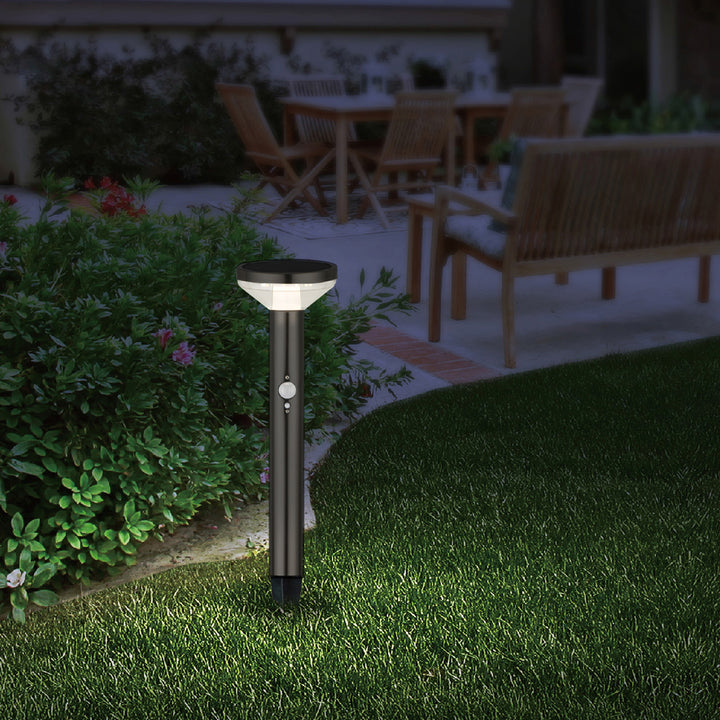 LED-tuinlamp op zonne-energie met zwarte sensor IP44 MCE465 B