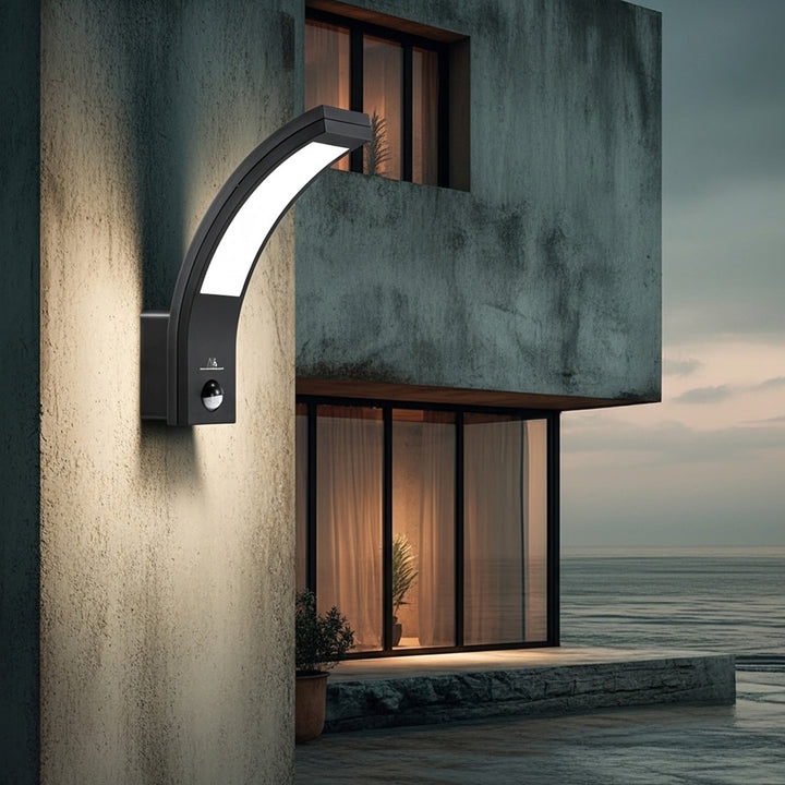 LED lamp met zwarte PIR bewegingsmelder 10W IP54 750lm neutraal wit (4000K) Maclean MCE244 B