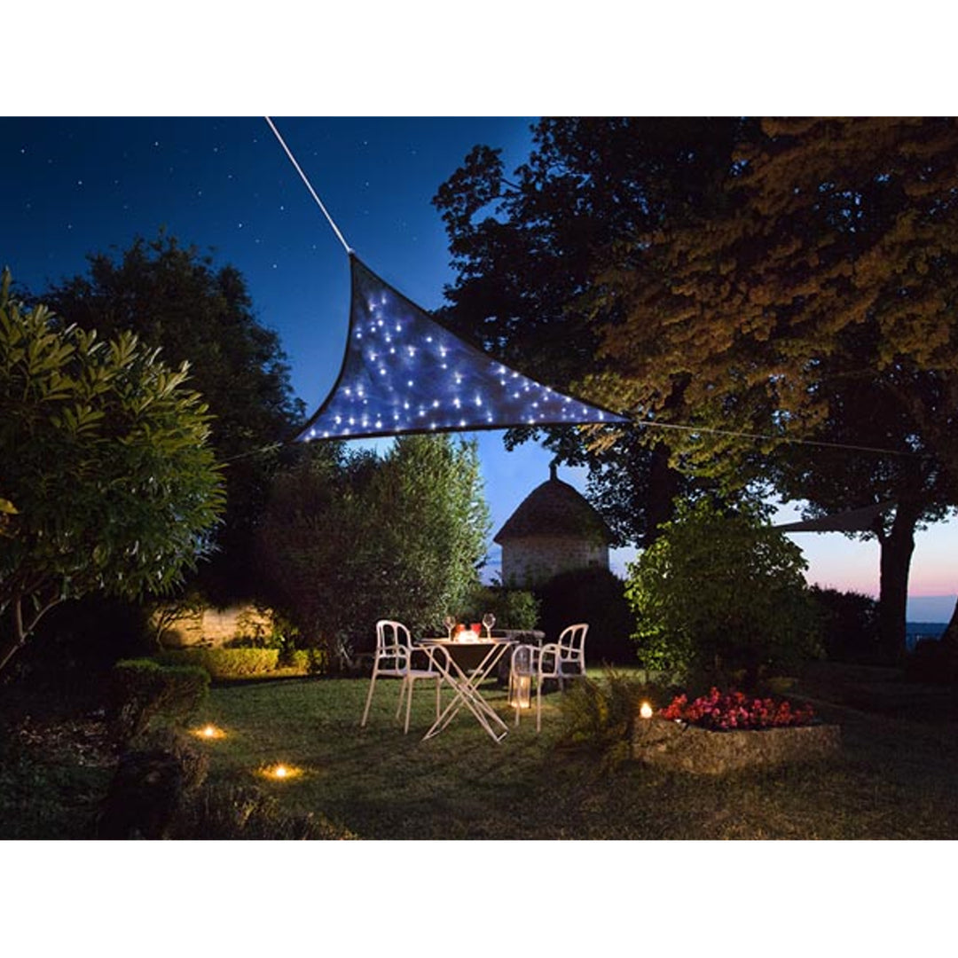 Voile d'ombrage triangulaire 3,6m avec éclairage LED 3,6 x 3,6 x 3,6 m