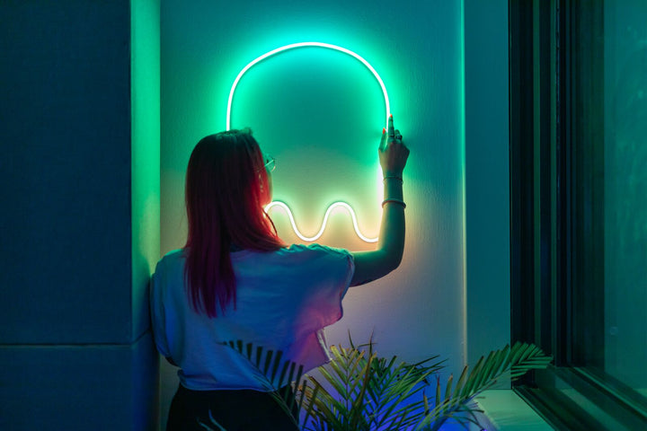 Lumière décorative LED intelligente Effet néon Tube lumineux Alexa Google Wi-Fi Bluetooth Twinkly Music 2m