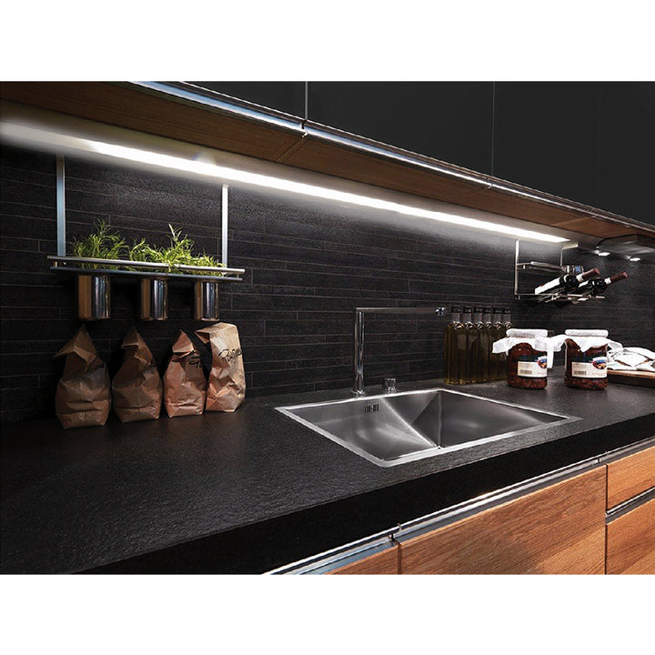 Bandeau d'éclairage LED sous les armoires + télécommande