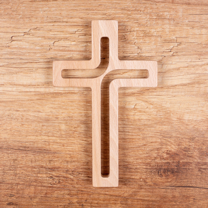 Croix suspendue en bois moderne naturel 25x16x1,6 cm