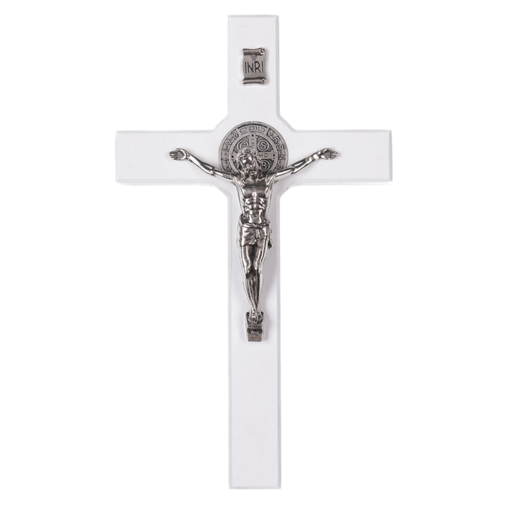 Croix en bois de St Benoît suspendue avec pasque blanc 22x12x1.8cm