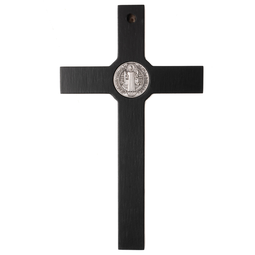 Croix de St Benoît en bois suspendue avec pasque noir 28x16x1.8cm