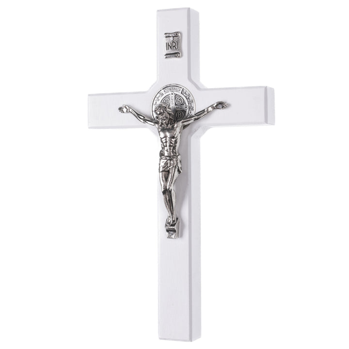 Croix suspendue en bois de St Benoît avec pasque, blanc 28x16x1.8cm