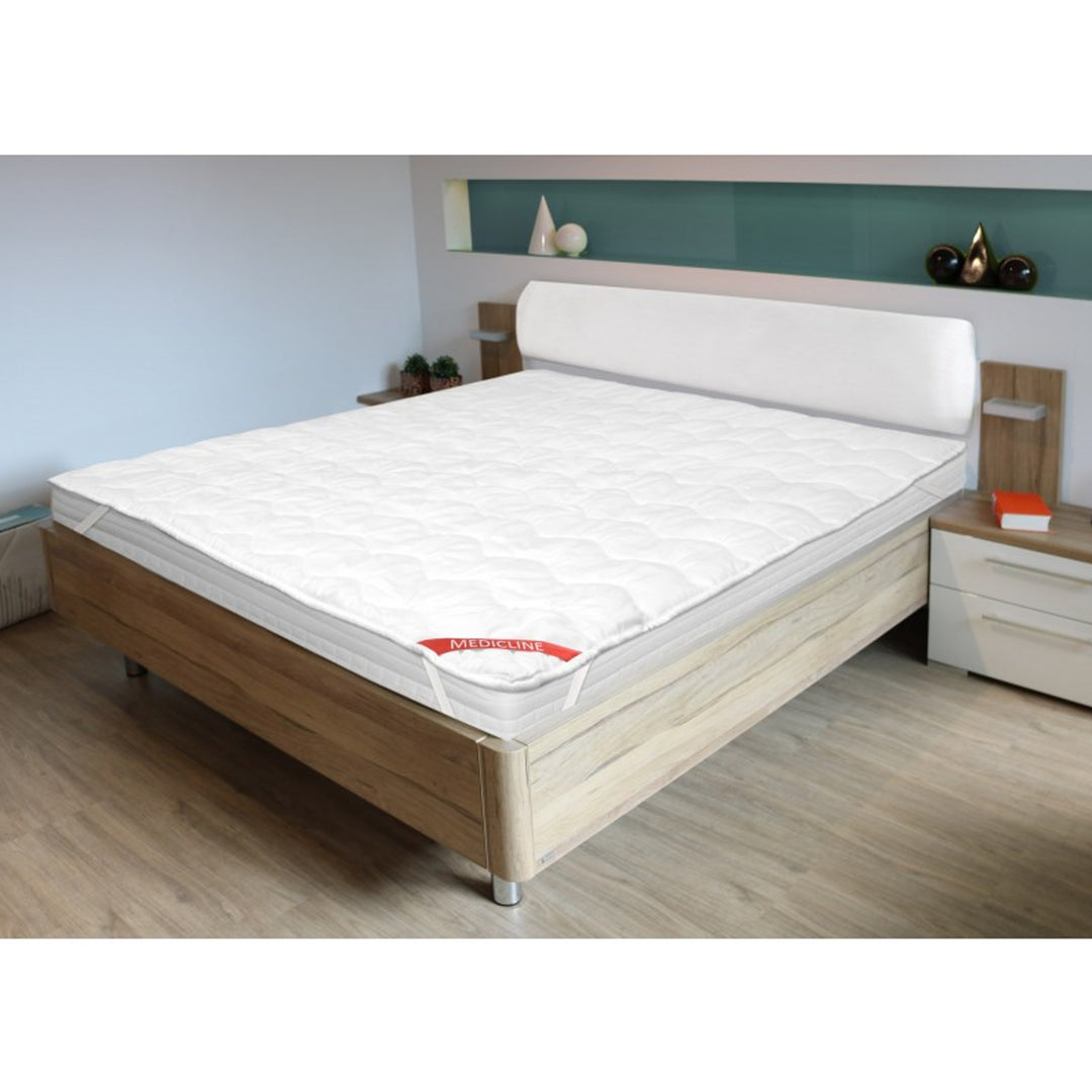 Medicline Premium Protège-matelas Protège-matelas piqué avec fil Antiallergique et hygiénique Lavable à 30 degrés (90x200cm / Poids : 300 g/m2)