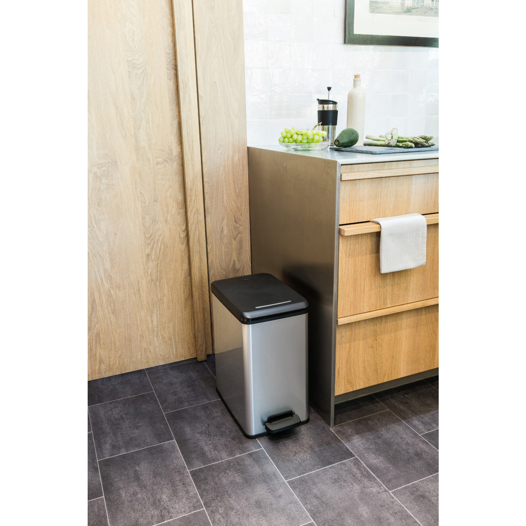 Poubelle Curver, avec pédale, capacité 25 litres, Slim Bin