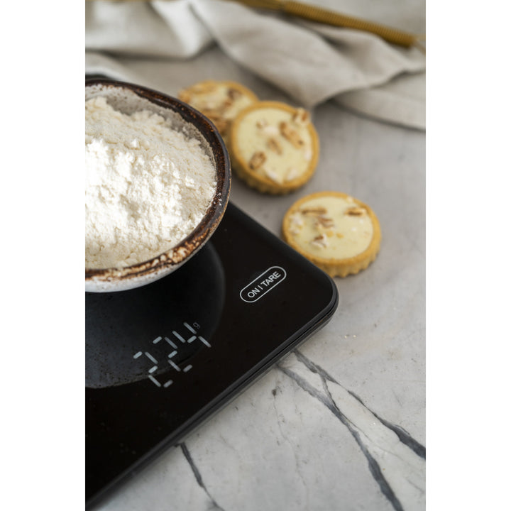 Balance de cuisine, Adler, noire, 10 kg, rechargeable par USB, AD 3177