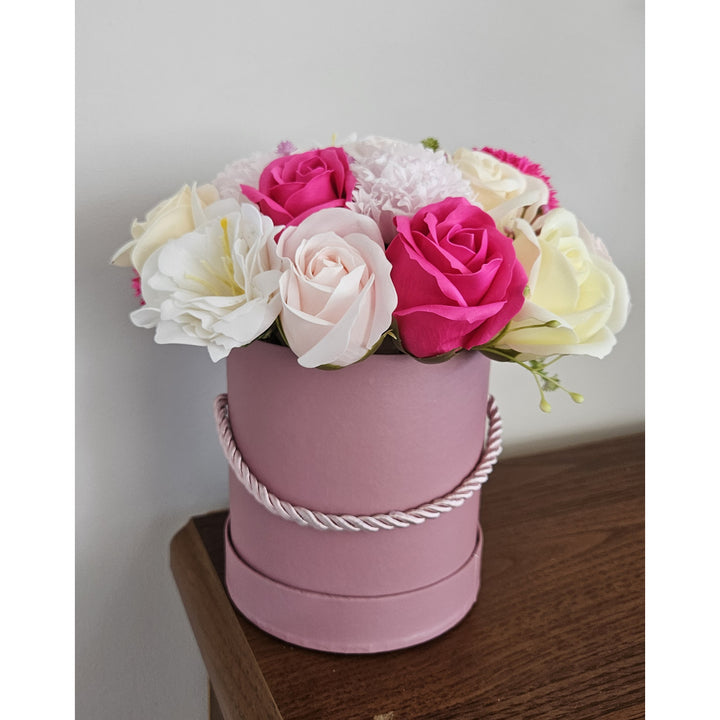 Boîte à fleurs avec des fleurs de savon - cadeau de roses de savon, Damich
