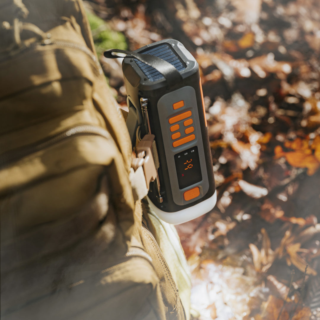 Radio d'urgence Adler, avec panneau solaire, manivelle et batterie externe, Bluetooth 5.0, lampe torche LED 4 W, 4500 mAh, AD 1920