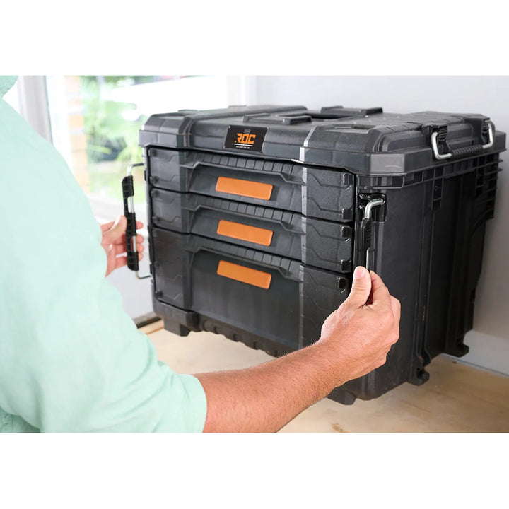 Boîte à outils XL Keter ROC Pro Gear 2.0, avec trois tiroirs, séparateurs inclus, emplacement pour cadenas, fermetures à l'avant, 259671