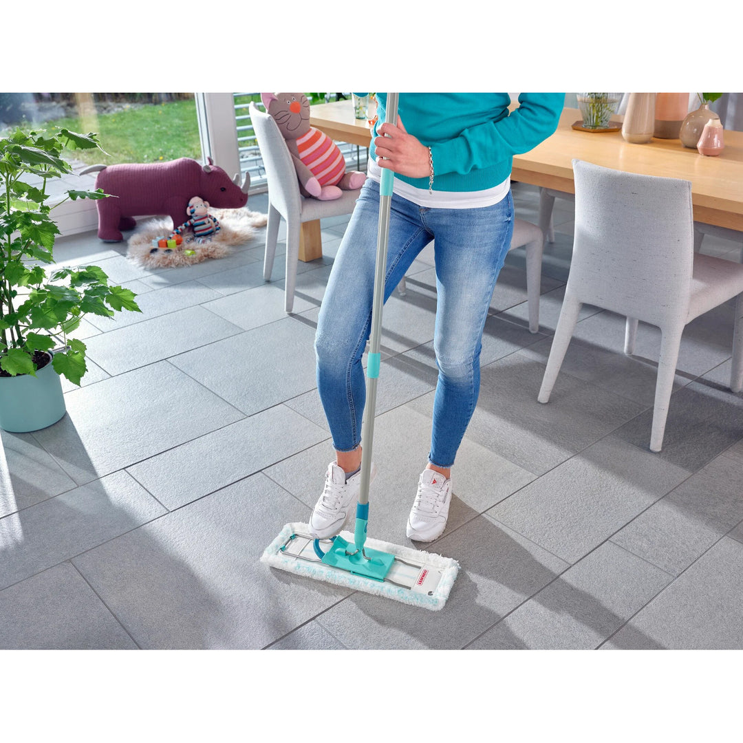 Kit Profi Leifheit, balai à franges et seau à roulettes, essorage au pied, vidage facile, capacité 8 L, tête Micro duo, 55096
