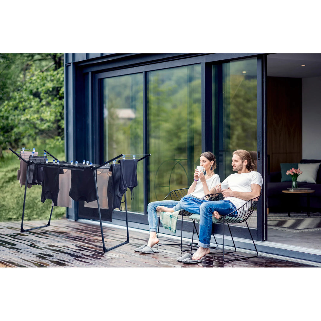Séchoir Pegasus 180 Solid Black Leifheit, longueur des cordes 18 m, pieds parallèles stables, résistant aux intempéries, 2 crochets à linge, 81589