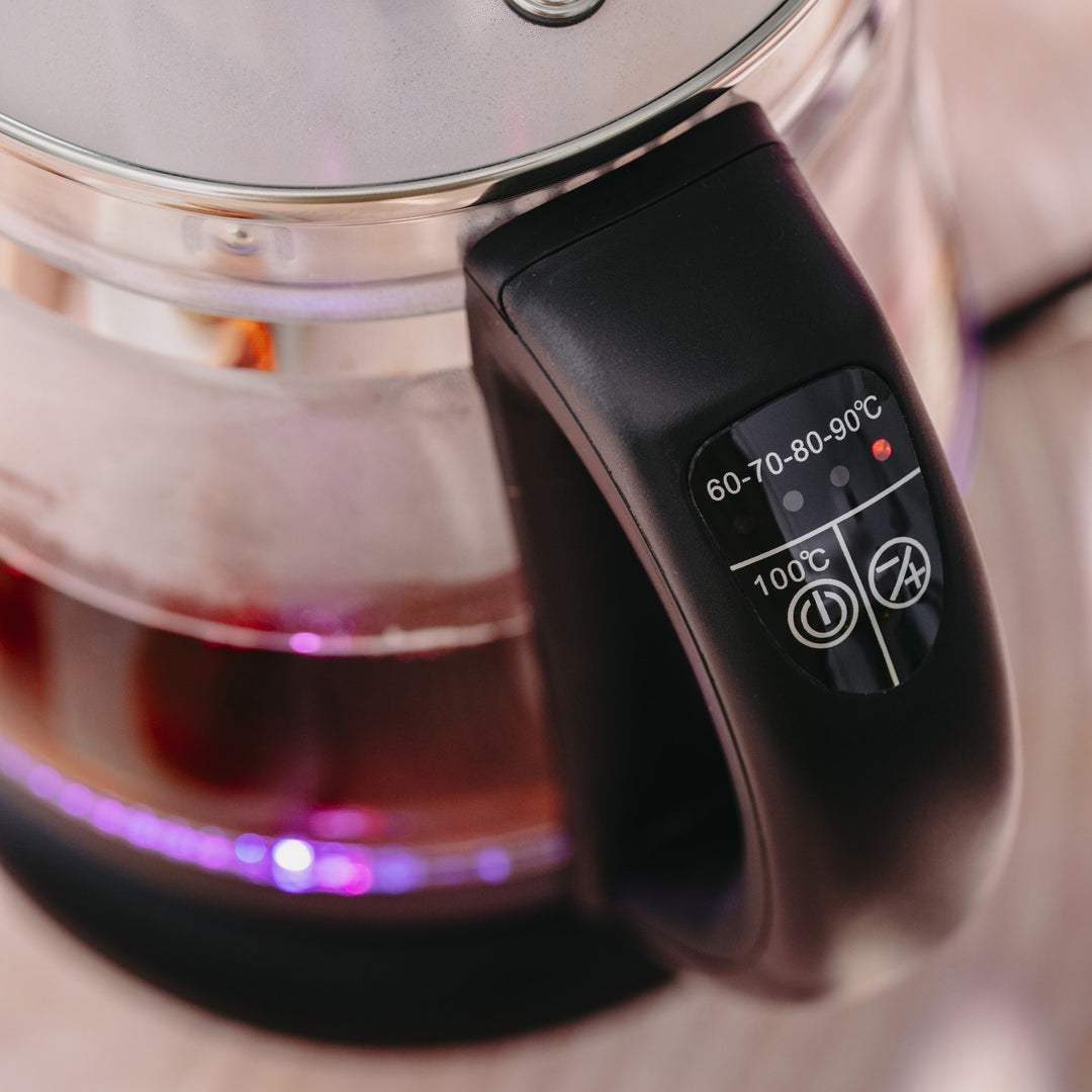 Bouilloire en verre de 1,5 L avec infuseur et régulation de température, 2 200 W, LED, 60–100 °C, Adler AD 1299, noire