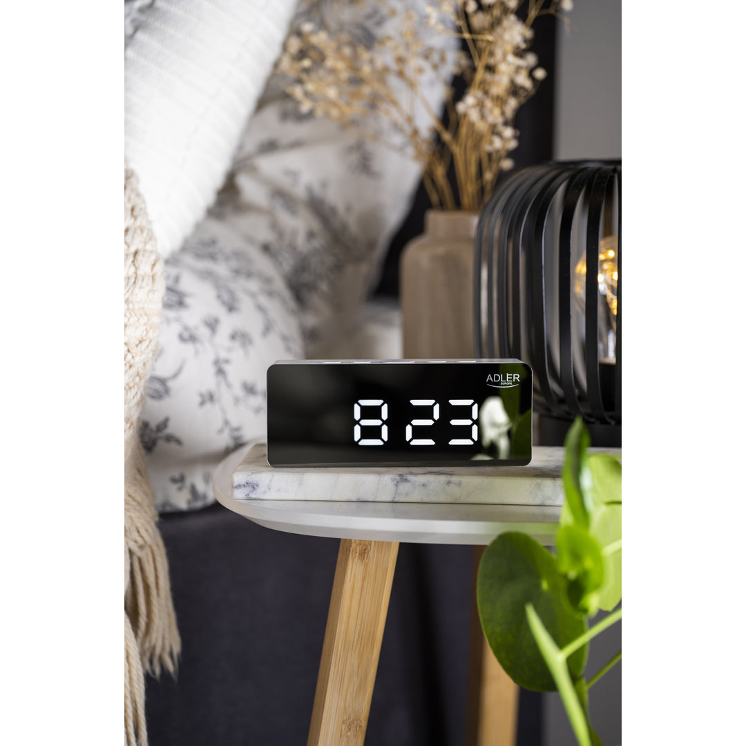 Réveil avec écran LED et thermomètre Adler AD 1189 W + 3 piles alcalines AAA Varta Industrial
